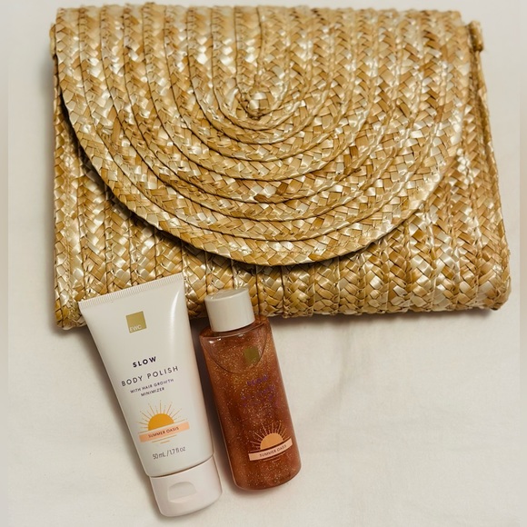 EWC Summer Oasis Travel Kit with Body Polish & Shimmer Body Oil. Brand New - Picture 6 of 9